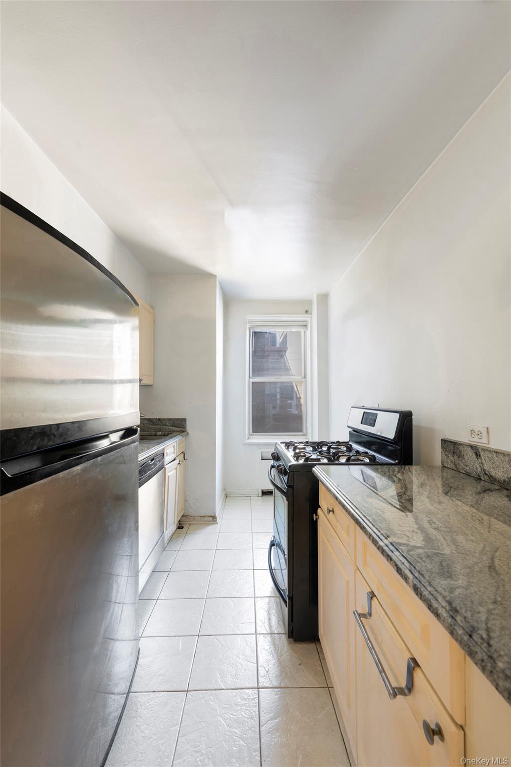 #5 photo, 72-81 113th Street, Forest Hills , NY 11375