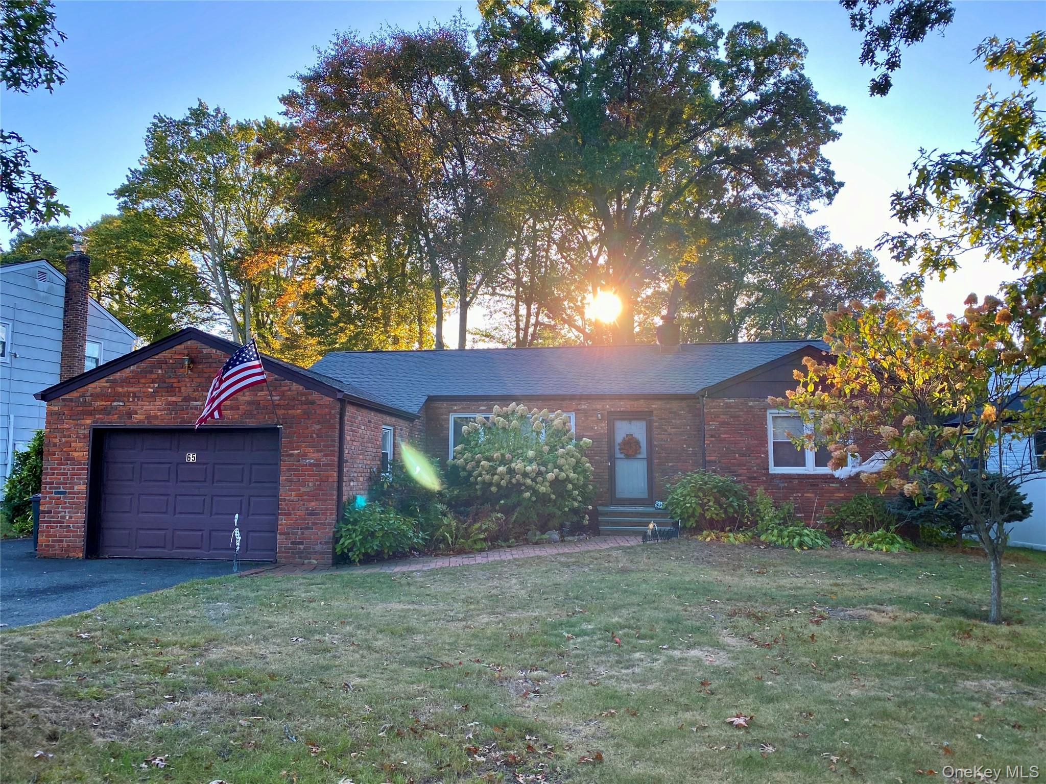 #3 photo, 65 Oak Avenue, Huntington Station , NY 11746