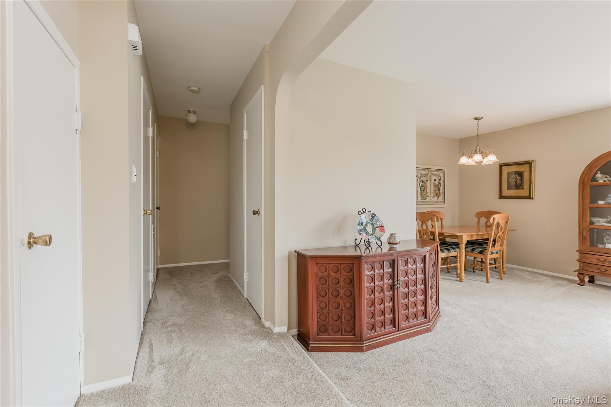 #3 photo, 6 Woodcreek Court, サフォーク郡 Deer Park , NY 11729