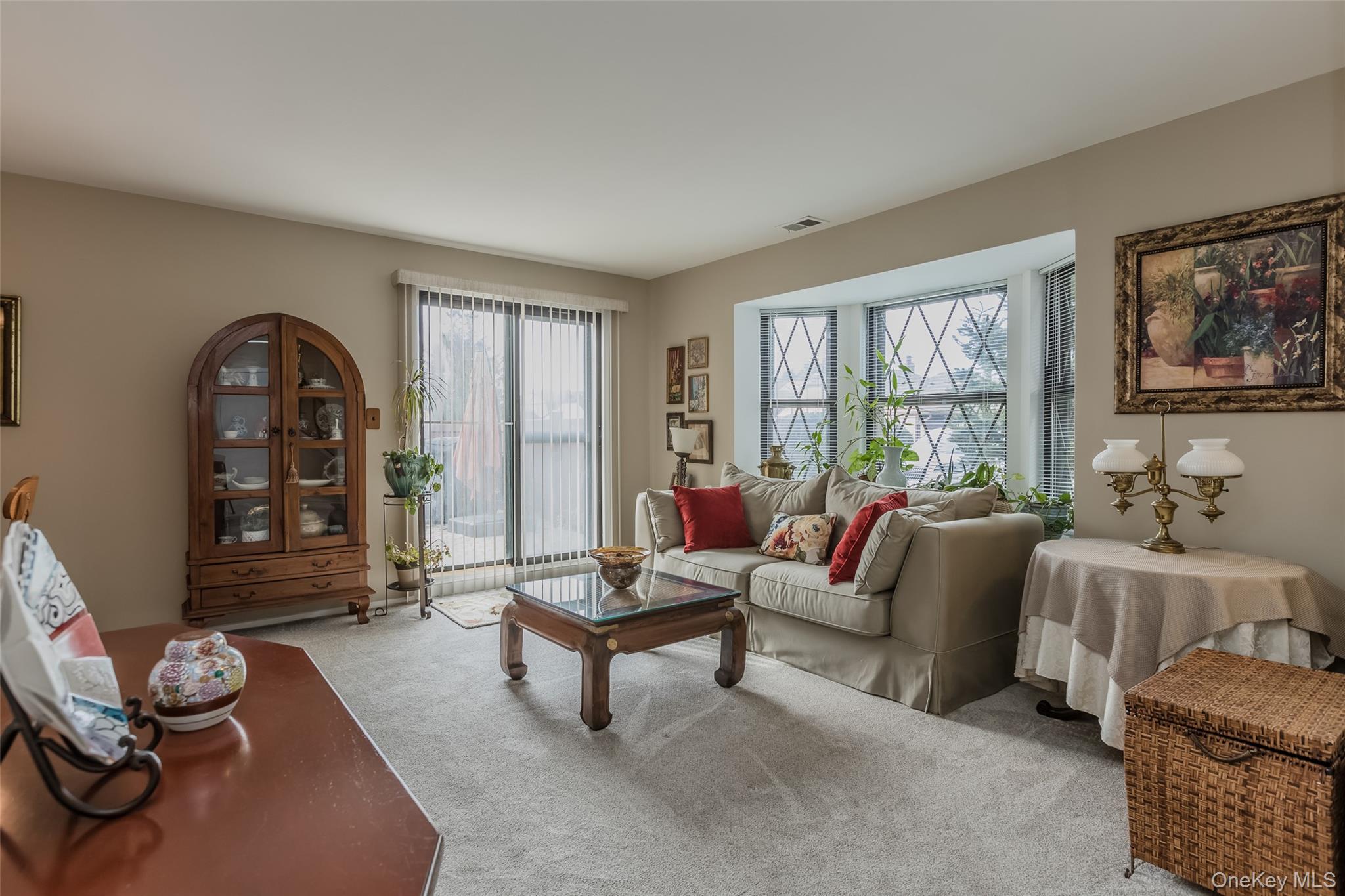 #4 photo, 6 Woodcreek Court, サフォーク郡 Deer Park , NY 11729