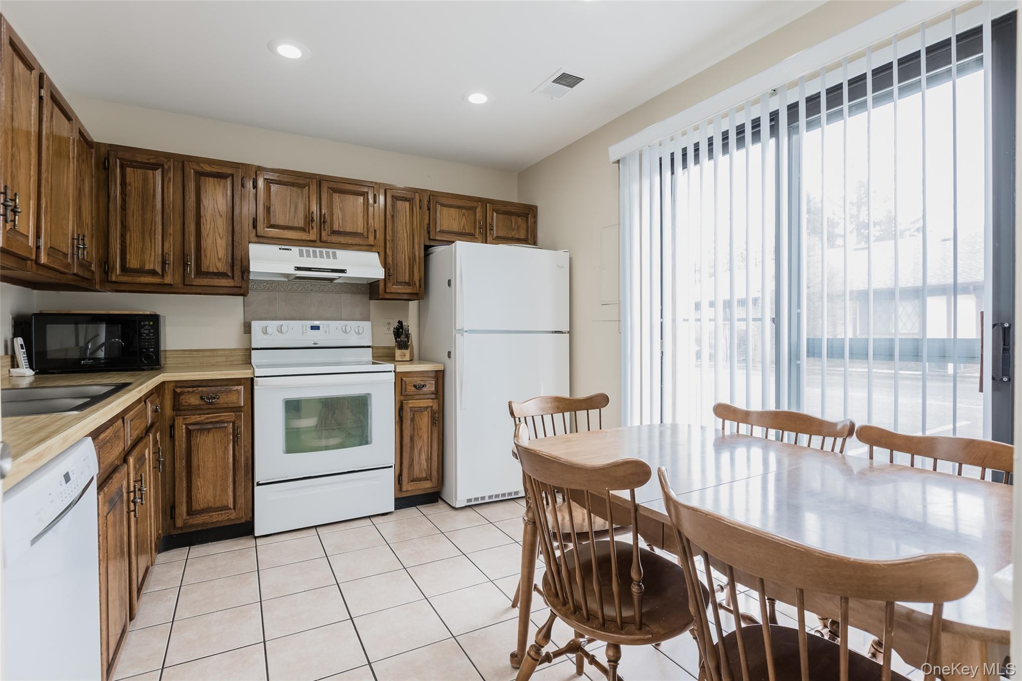 #9 photo, 6 Woodcreek Court, サフォーク郡 Deer Park , NY 11729