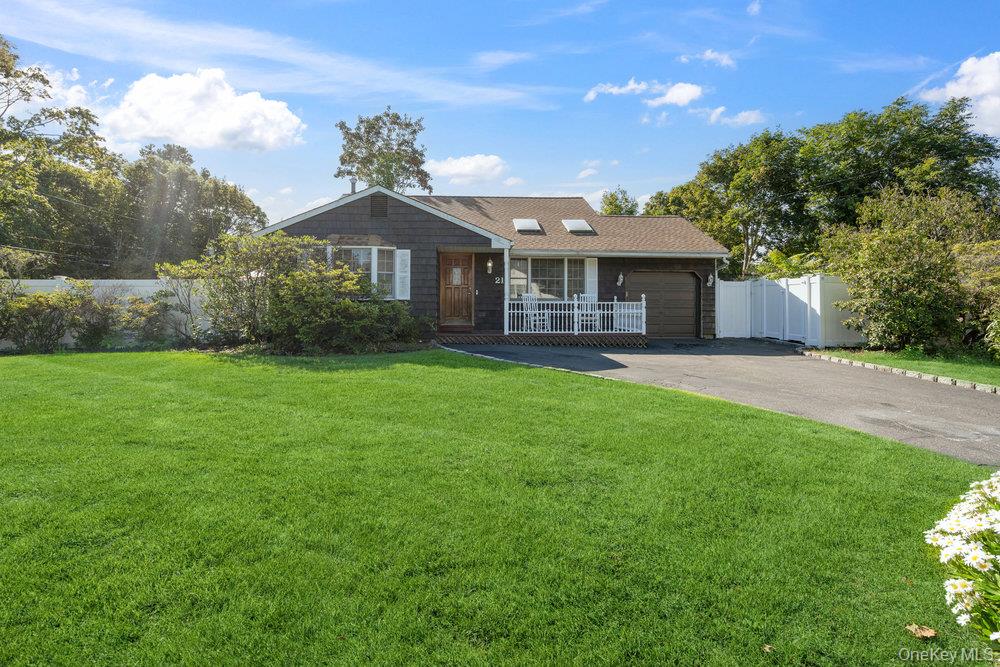 #1 photo, 21 Larry Road, 东长岛 Selden , NY 11784