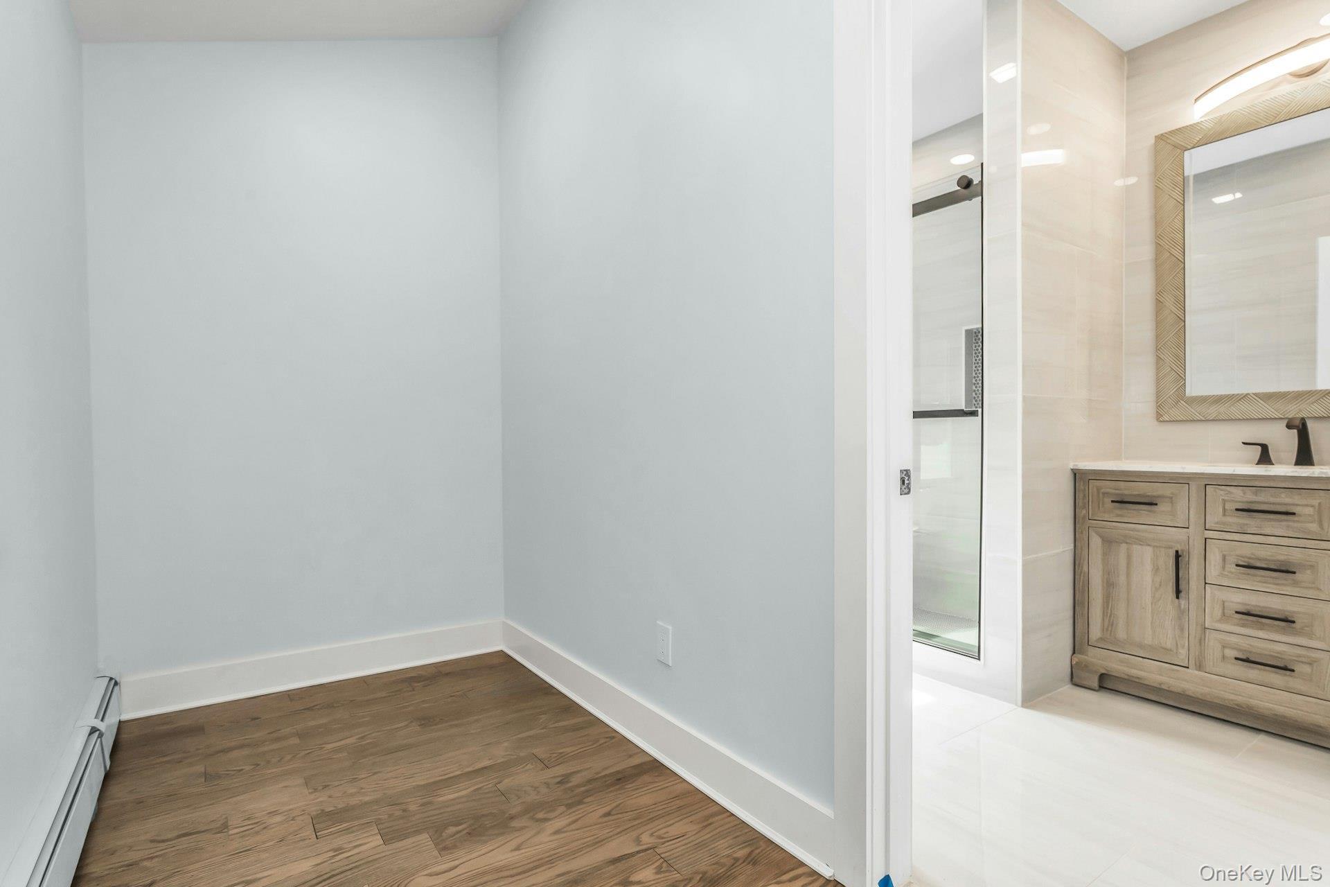 #12 photo, 907 Pearl Street, Bohemia , NY 11716