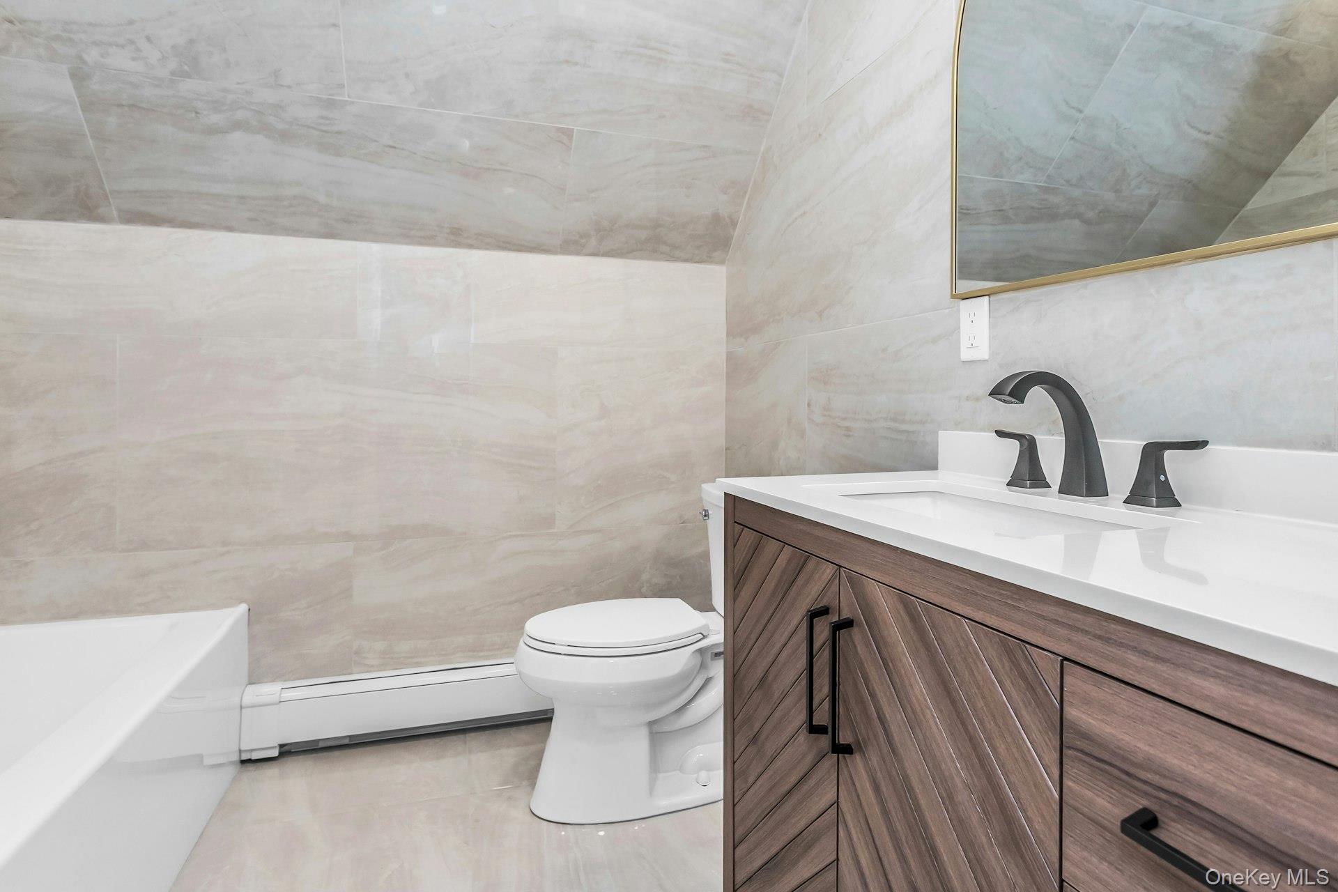 #15 photo, 907 Pearl Street, Bohemia , NY 11716