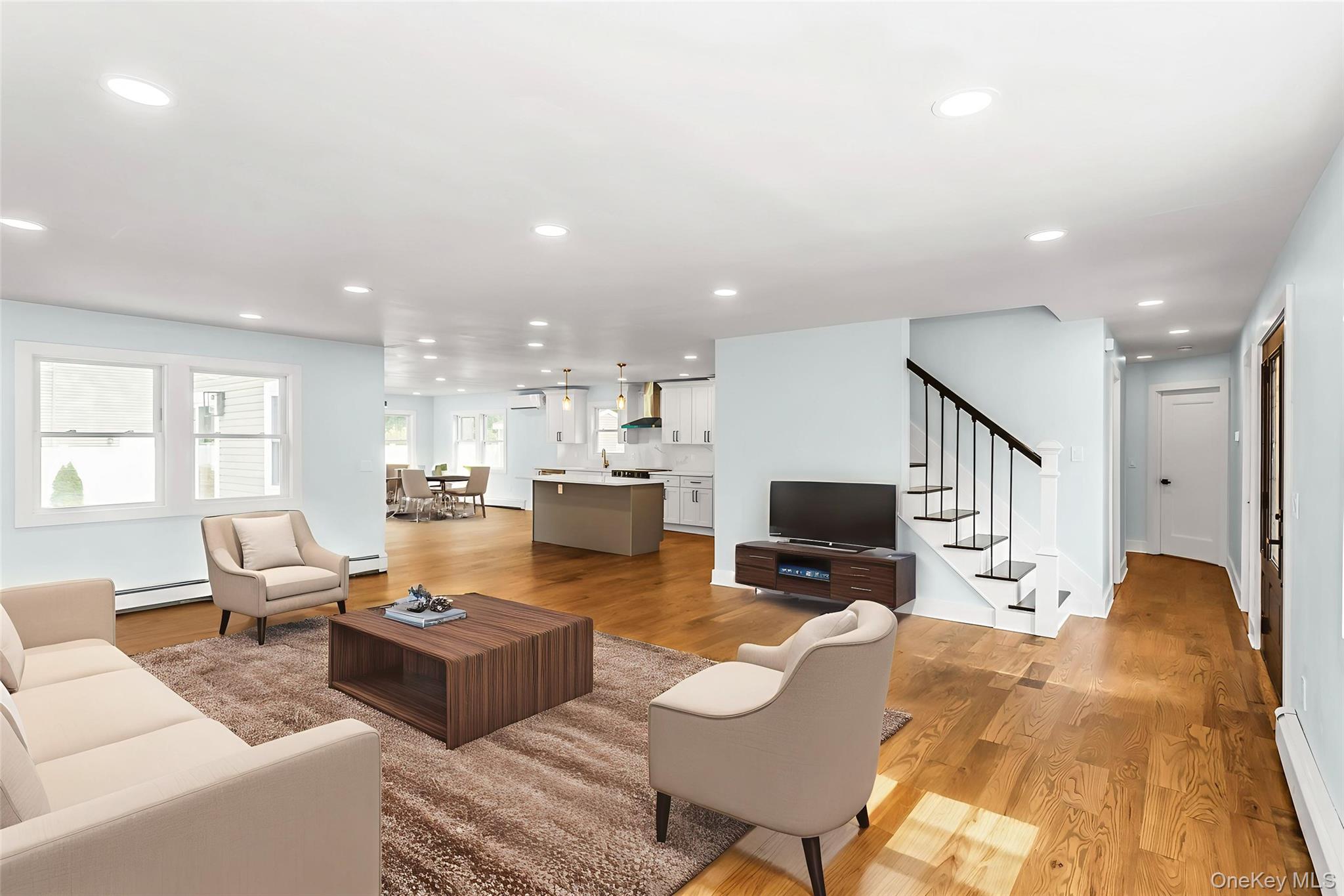 #4 photo, 907 Pearl Street, Bohemia , NY 11716