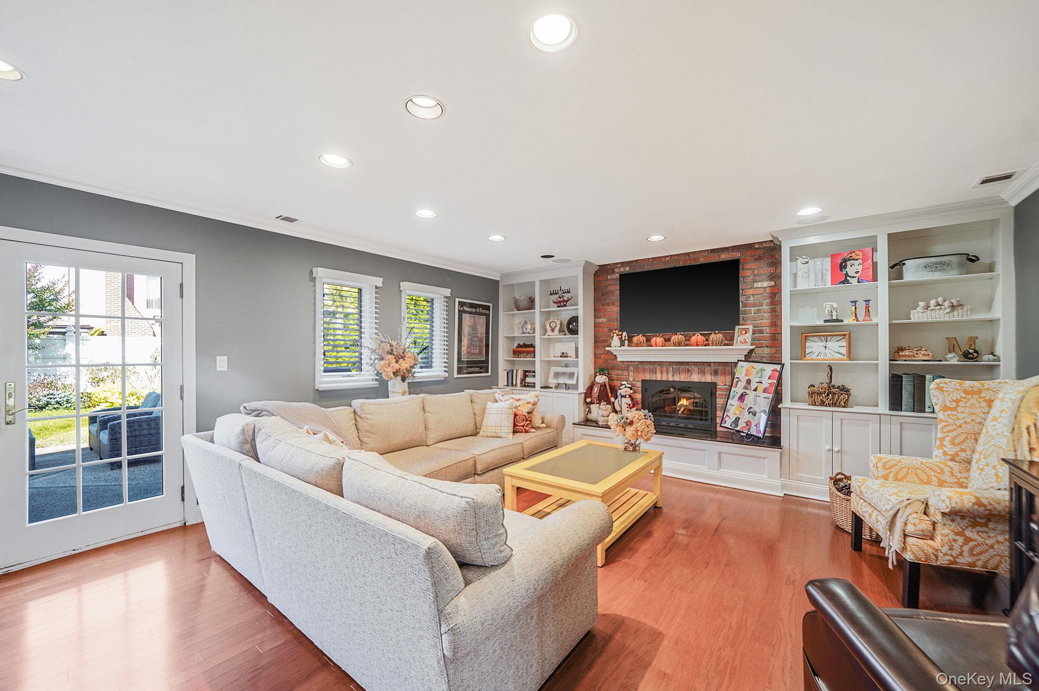 #13 photo, 4000 Greentree Drive, Oceanside , NY 11572