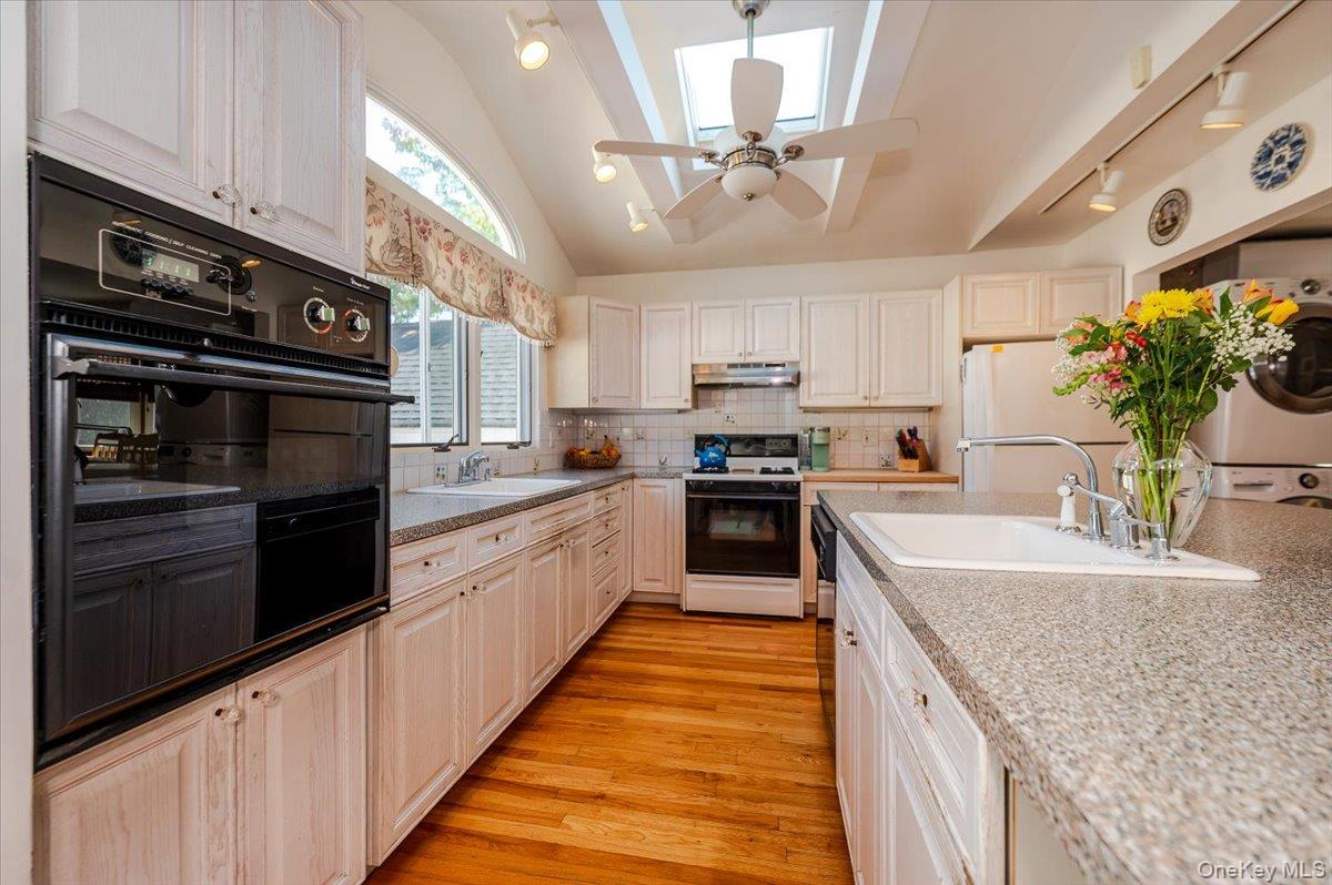 #11 photo, 23 Arthur Avenue, ナッソー郡 Bethpage , NY 11714