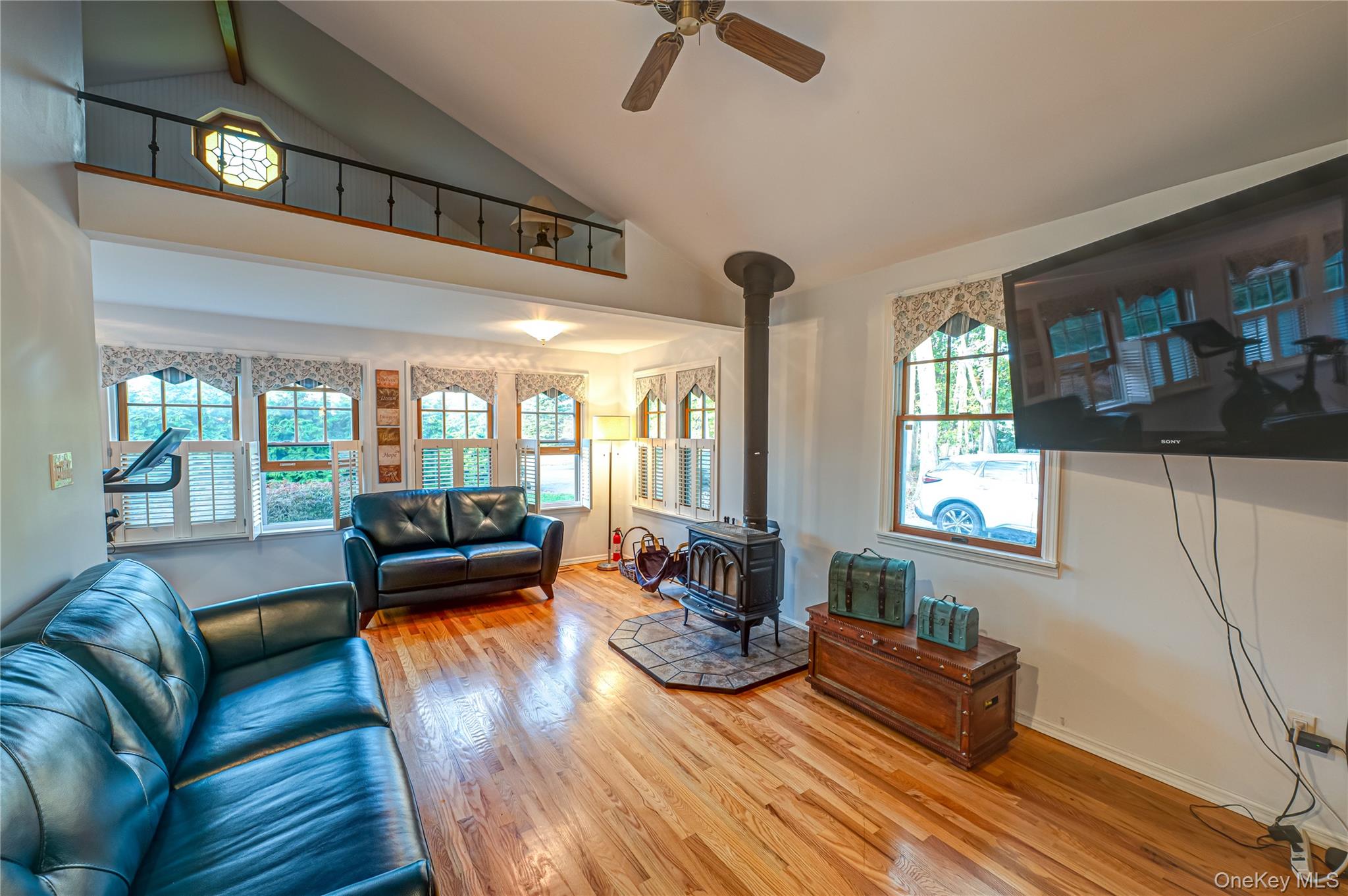 #16 photo, 190 Academy Street, Bayport , NY 11705