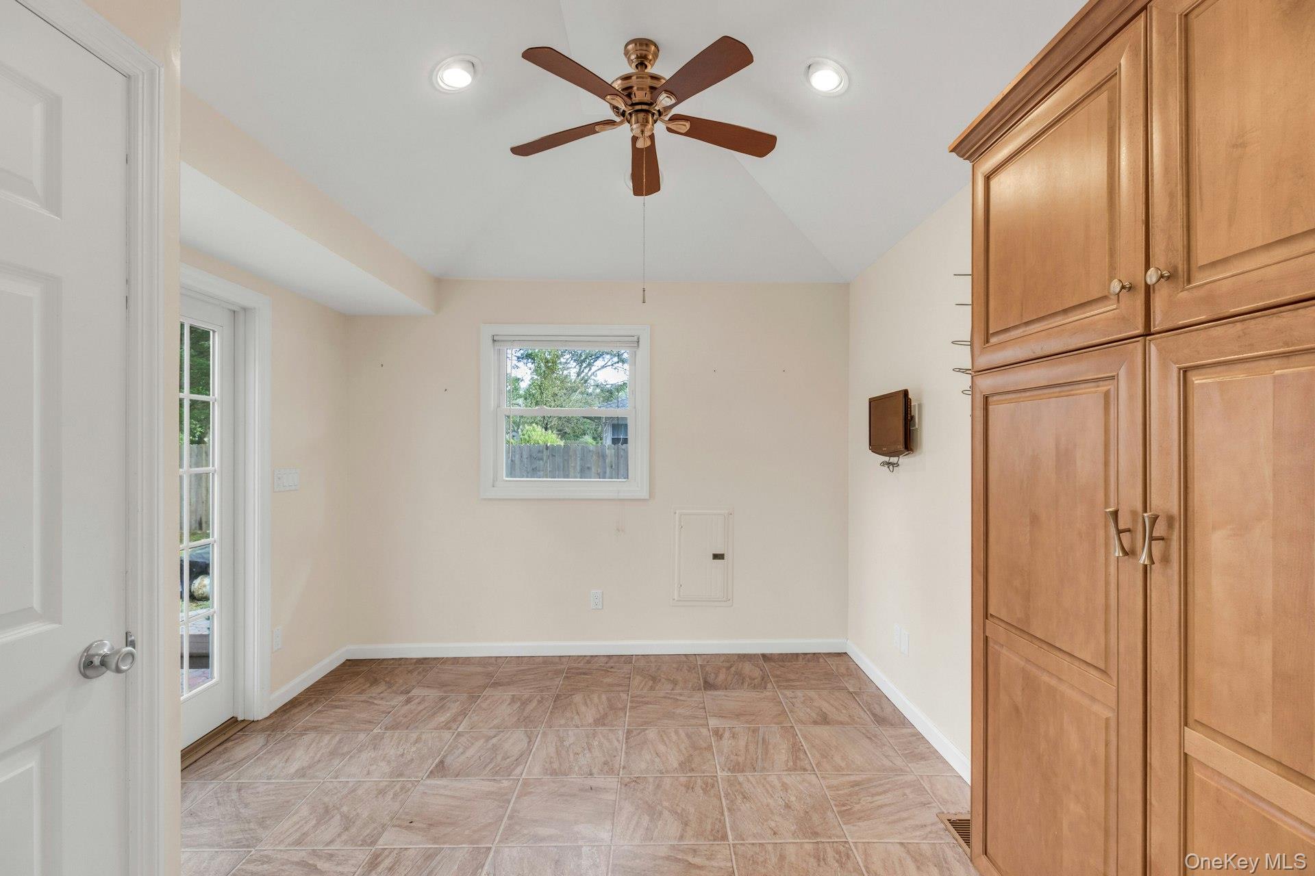 #5 photo, 130 Sylvan Avenue, サフォーク郡 Flanders , NY 11901