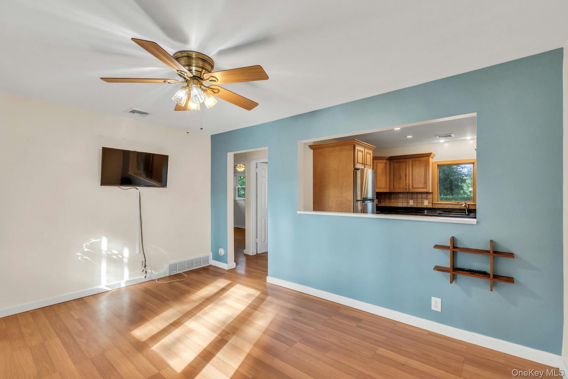 #7 photo, 130 Sylvan Avenue, サフォーク郡 Flanders , NY 11901