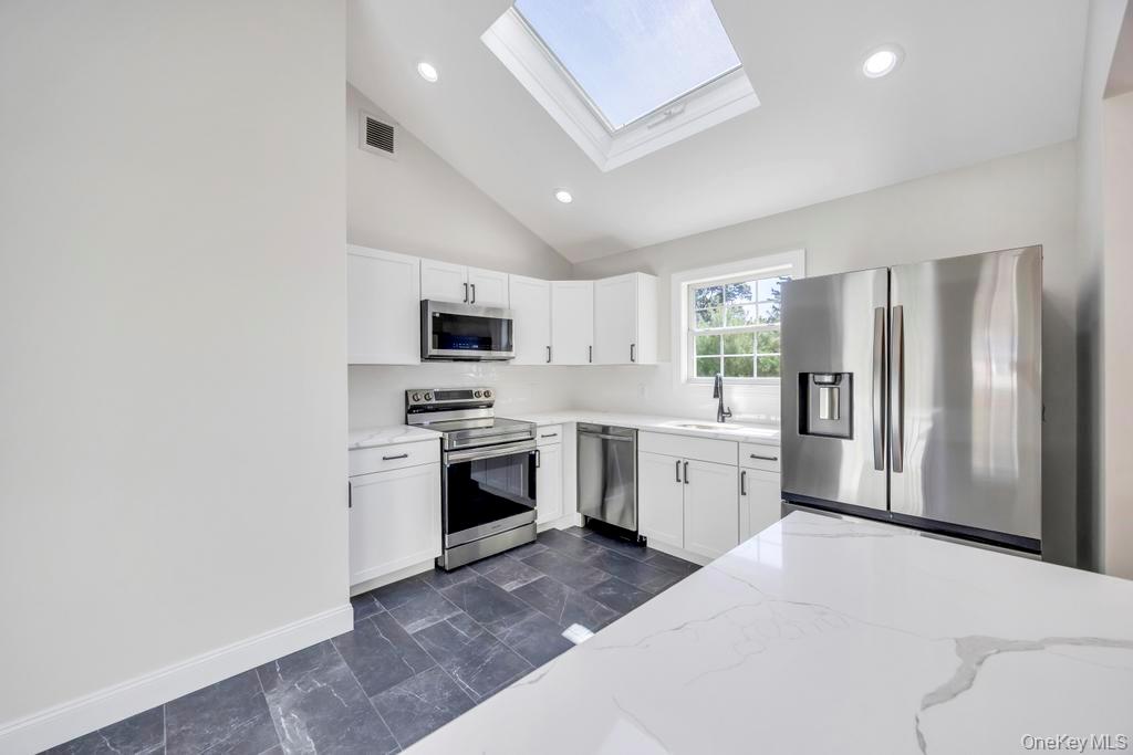 #11 photo, 2 Pearl Place, Greenlawn , NY 11740