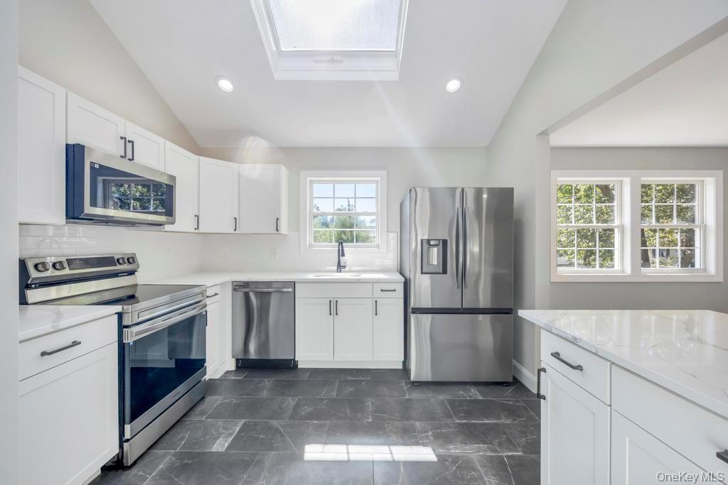 #13 photo, 2 Pearl Place, Greenlawn , NY 11740