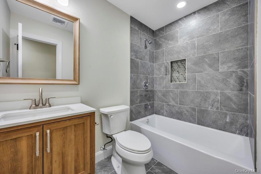 #15 photo, 2 Pearl Place, Greenlawn , NY 11740