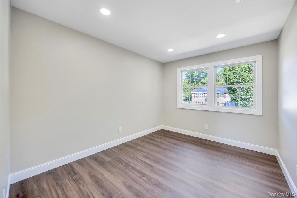 #20 photo, 2 Pearl Place, Greenlawn , NY 11740