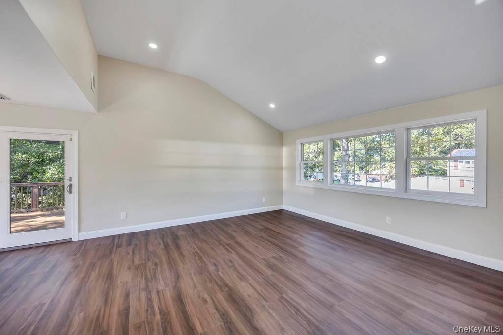 #6 photo, 2 Pearl Place, Greenlawn , NY 11740