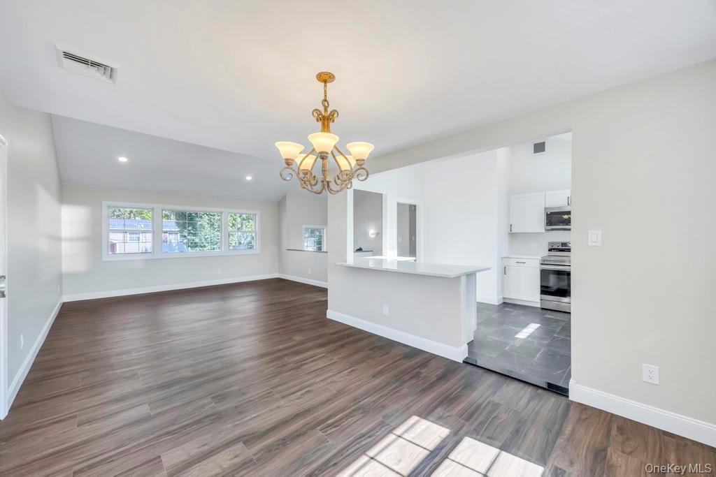 #9 photo, 2 Pearl Place, Greenlawn , NY 11740