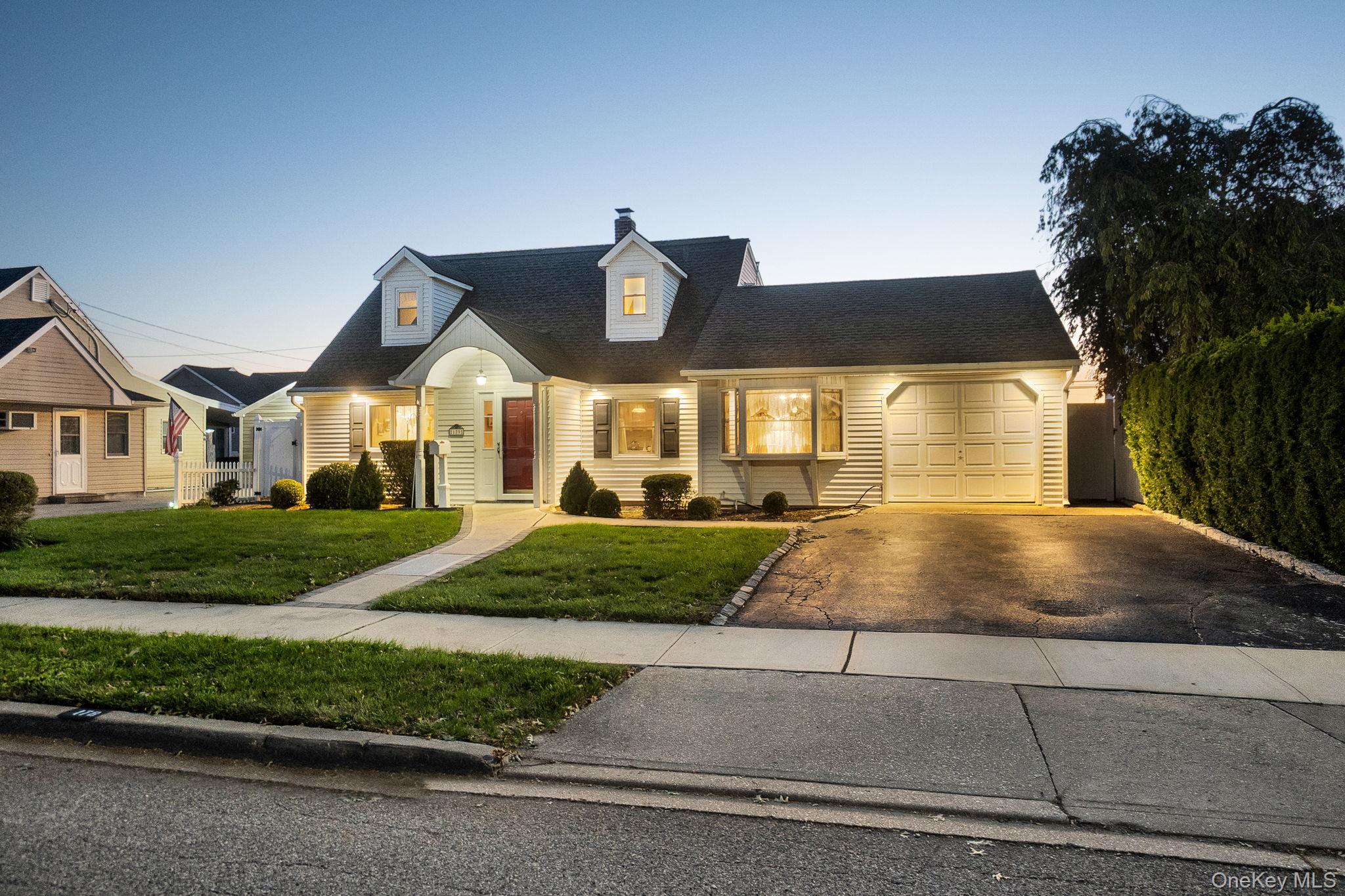 #2 photo, 179 Swan Lane, ナッソー郡 Levittown , NY 11756