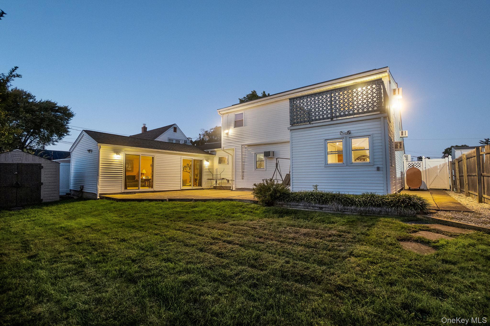 #3 photo, 179 Swan Lane, ナッソー郡 Levittown , NY 11756