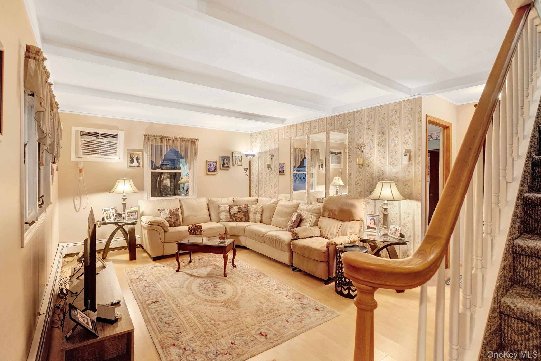 #8 photo, 179 Swan Lane, ナッソー郡 Levittown , NY 11756