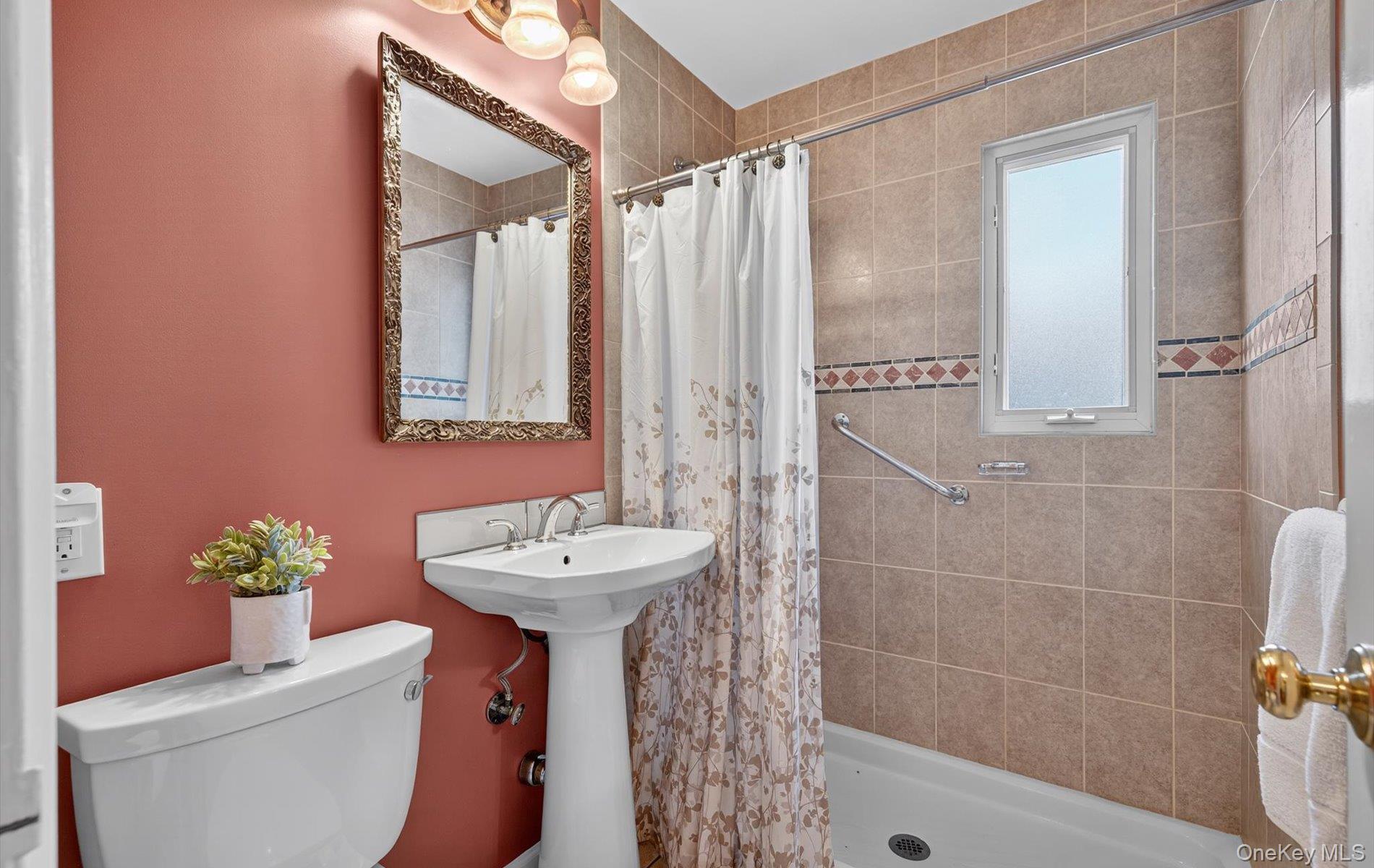 #15 photo, 227 Brown Street, ナッソー郡 Mineola , NY 11501