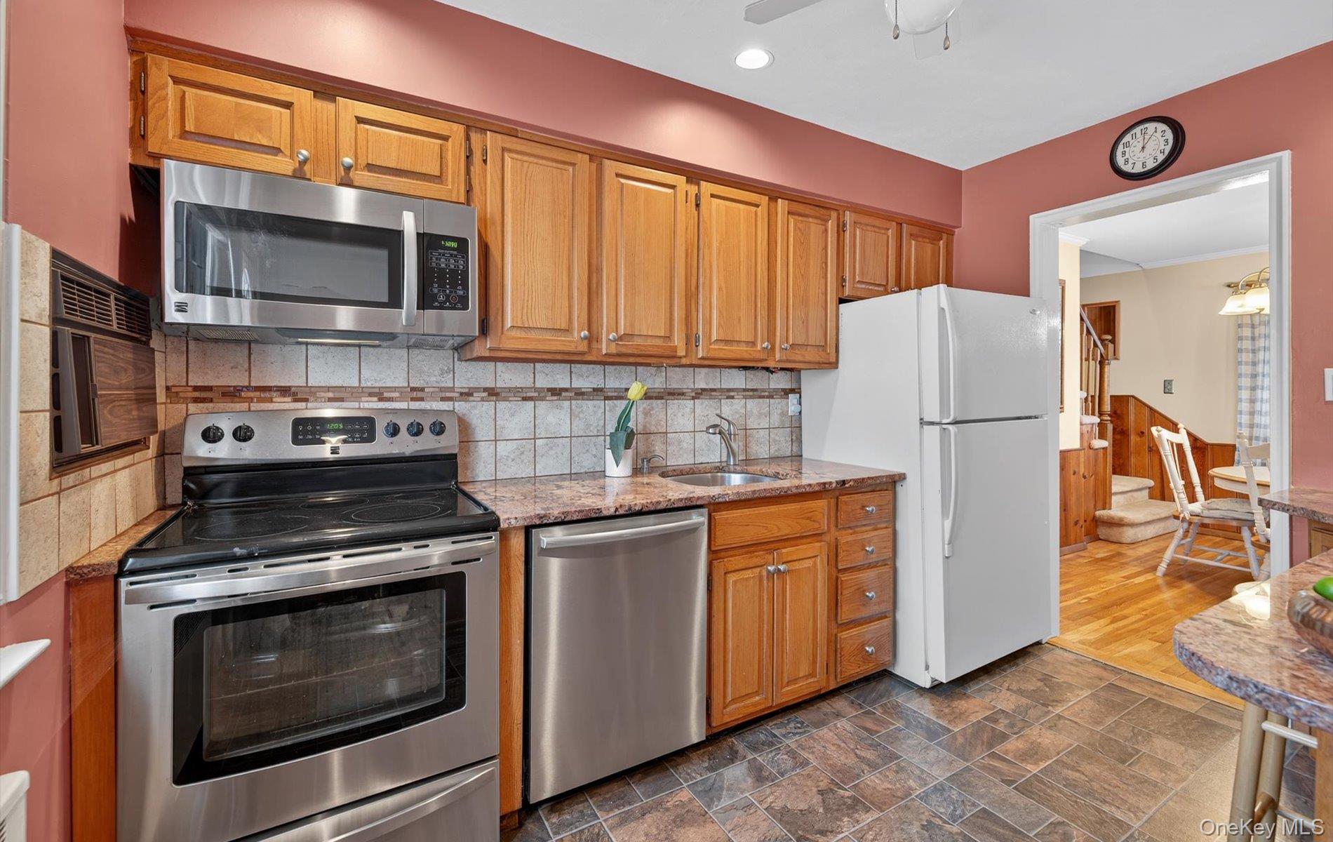 #8 photo, 227 Brown Street, ナッソー郡 Mineola , NY 11501