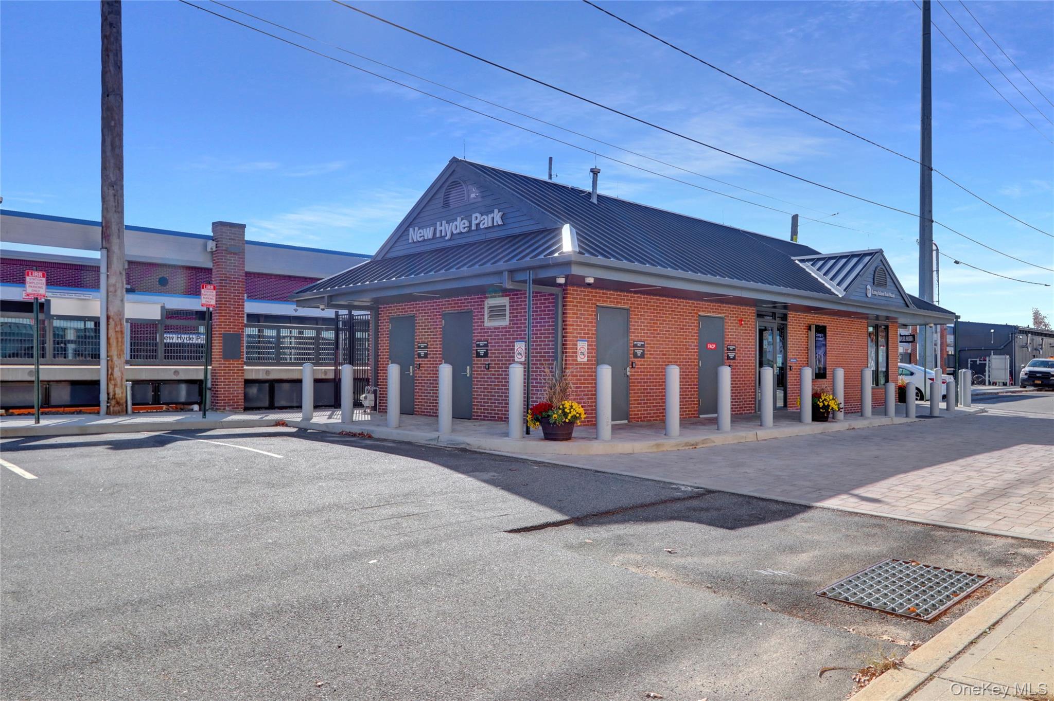 #12 photo, 610 Jericho Turnpike, New Hyde Park , NY 11040