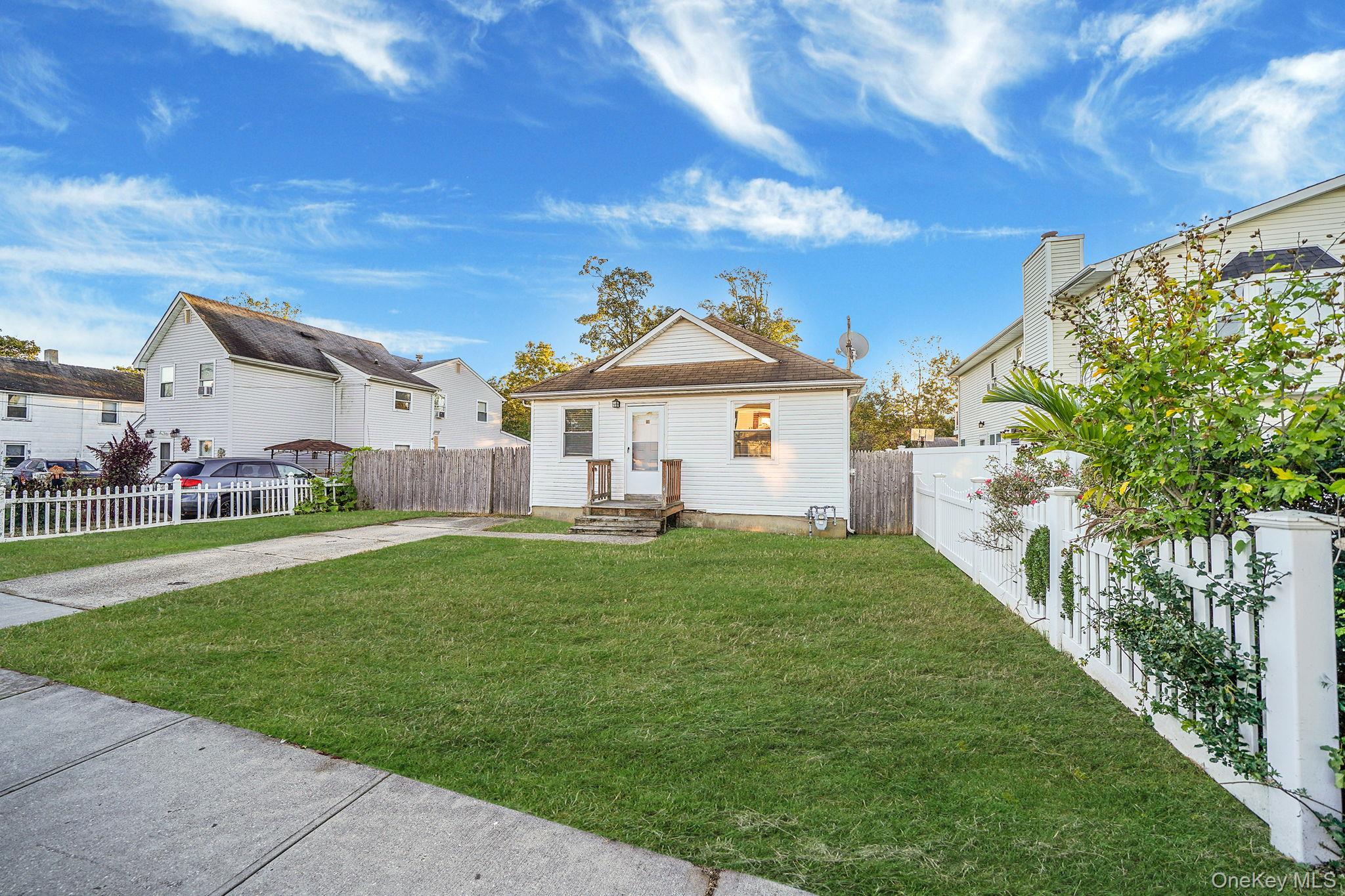 #3 photo, 110 2nd Avenue, Bay Shore , NY 11706