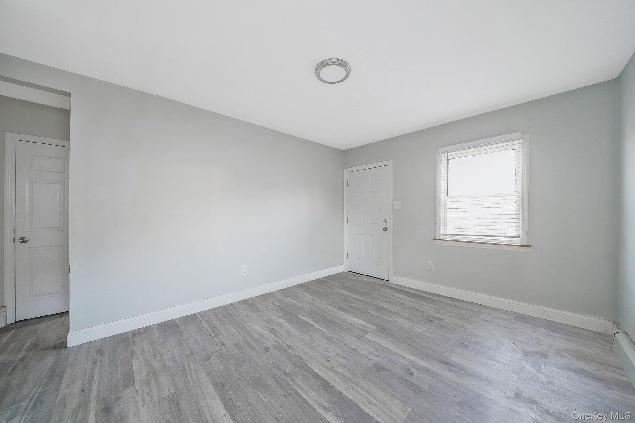 #6 photo, 110 2nd Avenue, Bay Shore , NY 11706