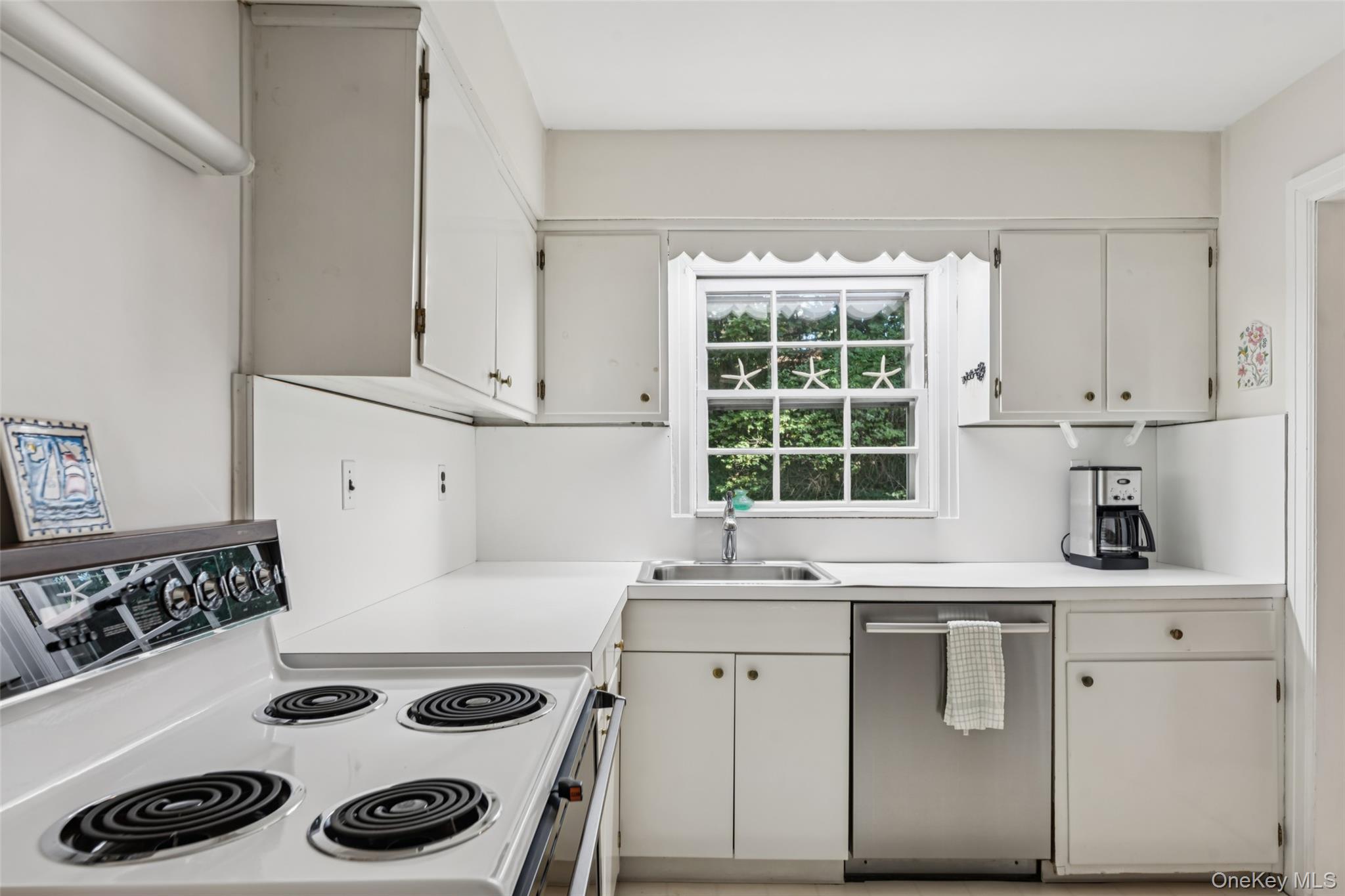 #9 photo, 3 Soundview Drive, Huntington , NY 11743