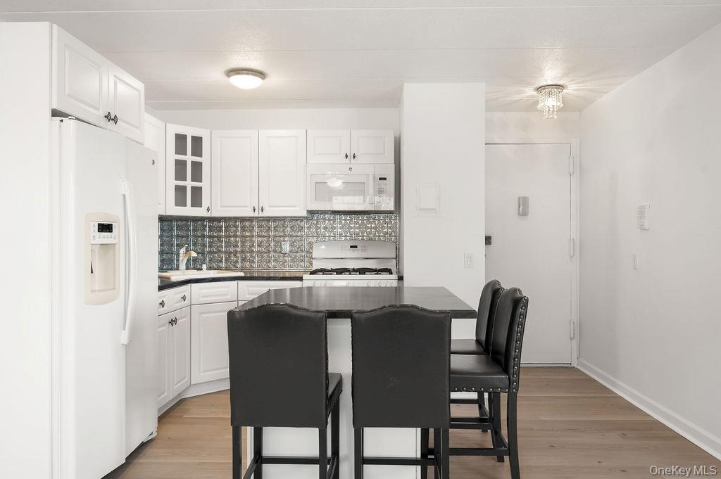 #5 photo, 666 Pelham Road, New Rochelle , NY 10805