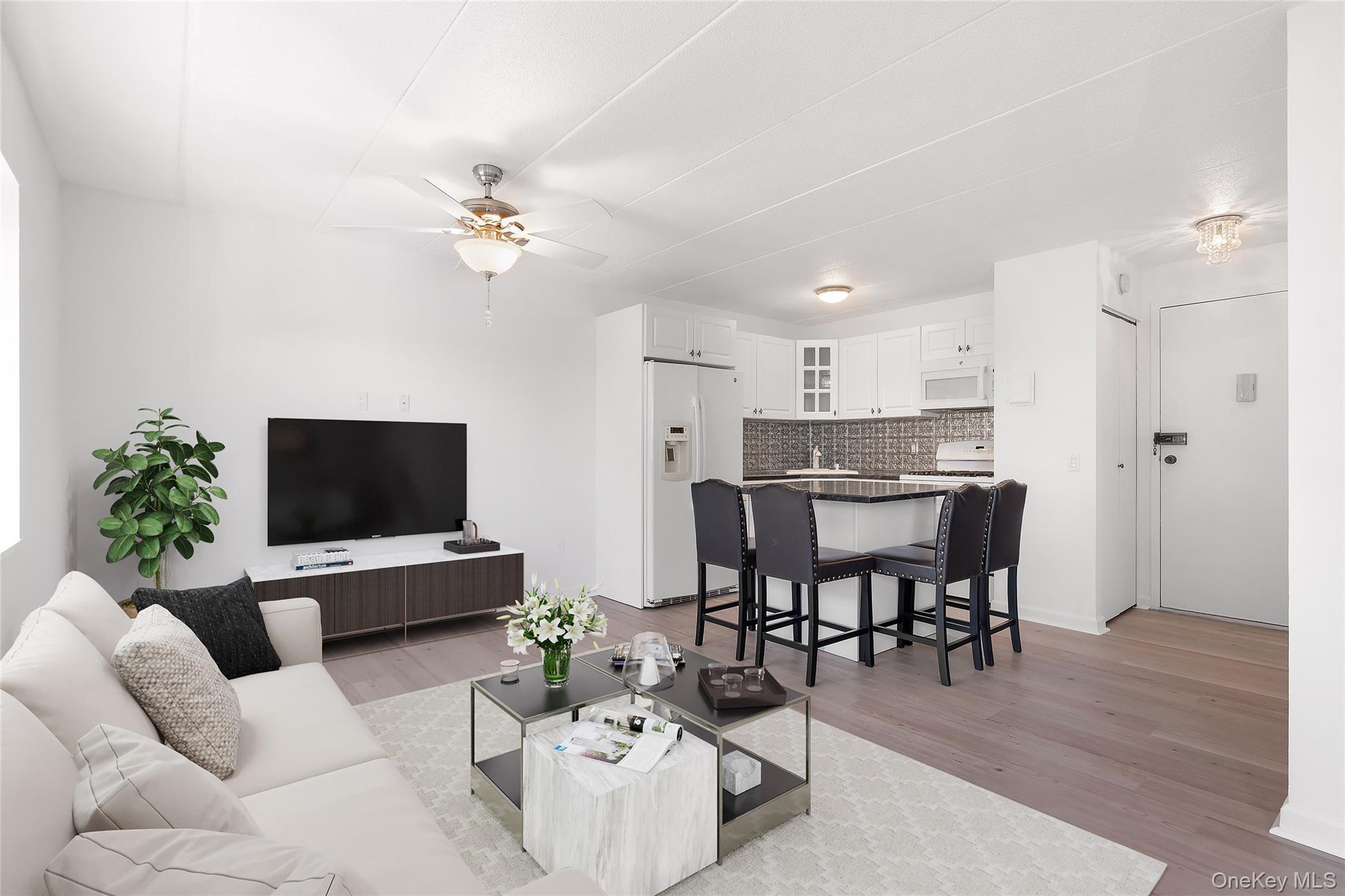 #8 photo, 666 Pelham Road, New Rochelle , NY 10805