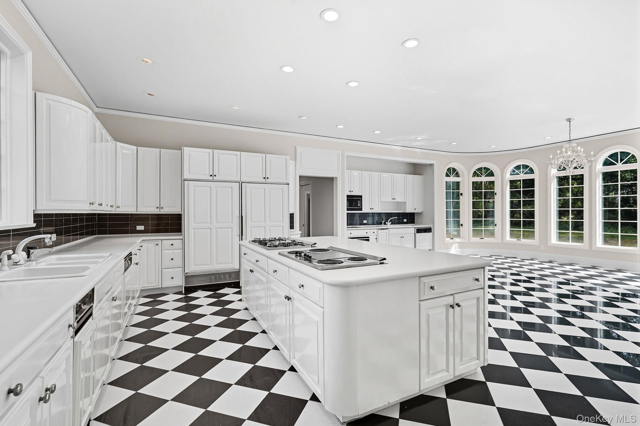 #18 photo, 10 Cooper Road, Scarsdale , NY 10583