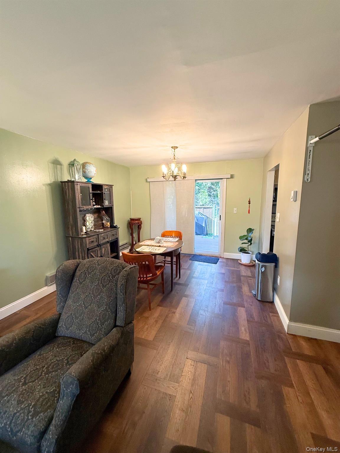 #7 photo, 15 Harrison Avenue, サフォーク郡 Amityville , NY 11701