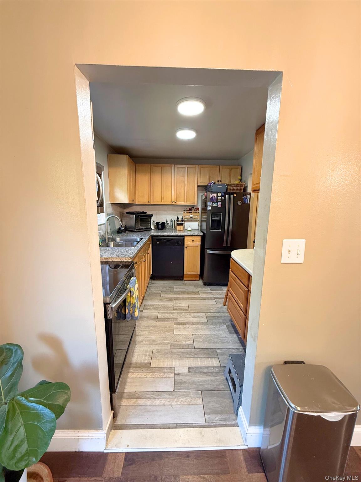 #9 photo, 15 Harrison Avenue, サフォーク郡 Amityville , NY 11701