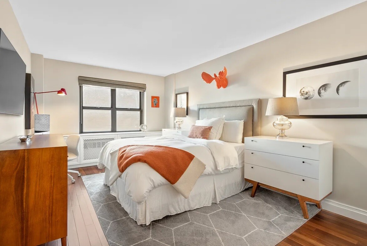 #4 photo, 240 E 76TH Street, Lenox Hill , NY 10021