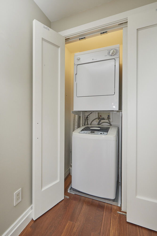 #7 photo, 240 E 76TH Street, Lenox Hill , NY 10021