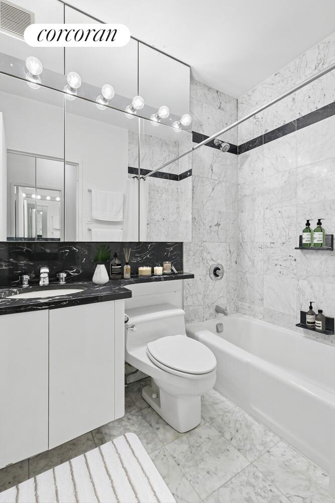 #8 photo, 62 W 62ND Street, マンハッタン Lincoln Square , NY 10023