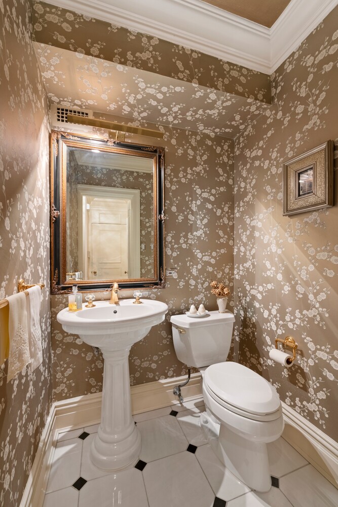 #7 photo, 10 E 70TH Street, Lenox Hill , NY 10021