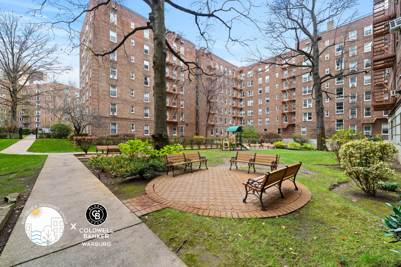 #11 photo, 72-81 113TH Street, Forest Hills , NY 11375