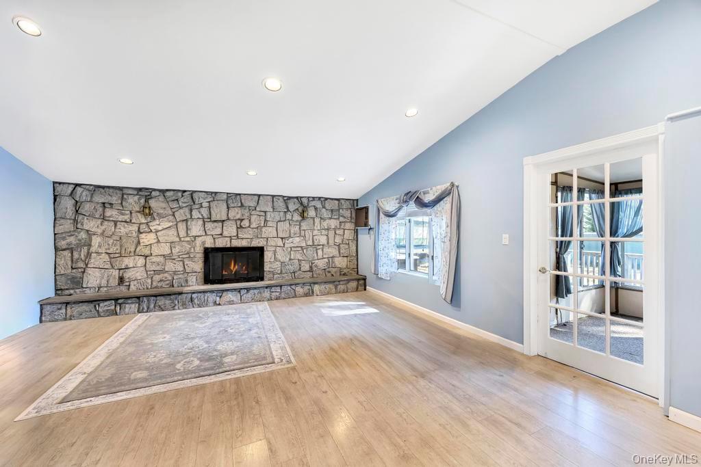 #12 photo, 940 Union Street, Bohemia , NY 11716