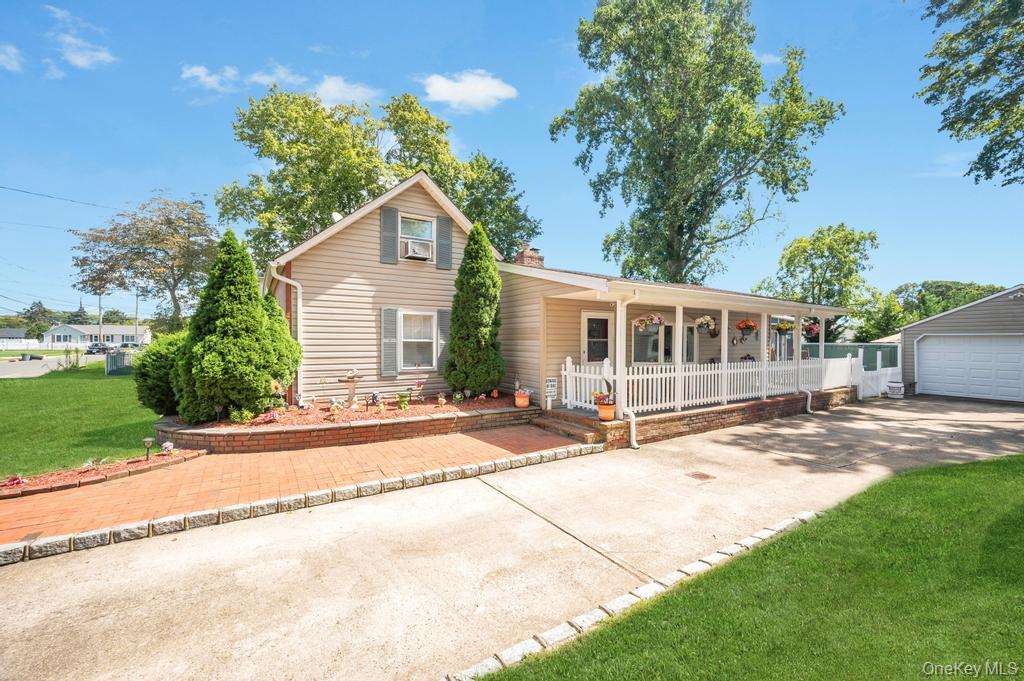 #2 photo, 940 Union Street, Bohemia , NY 11716