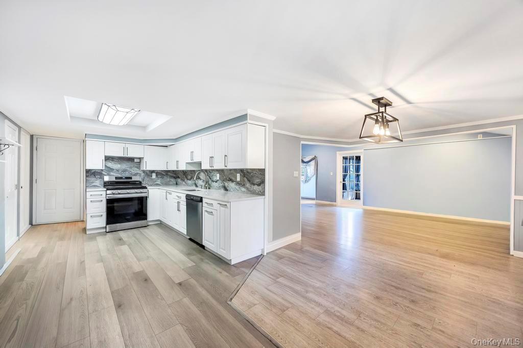 #7 photo, 940 Union Street, Bohemia , NY 11716