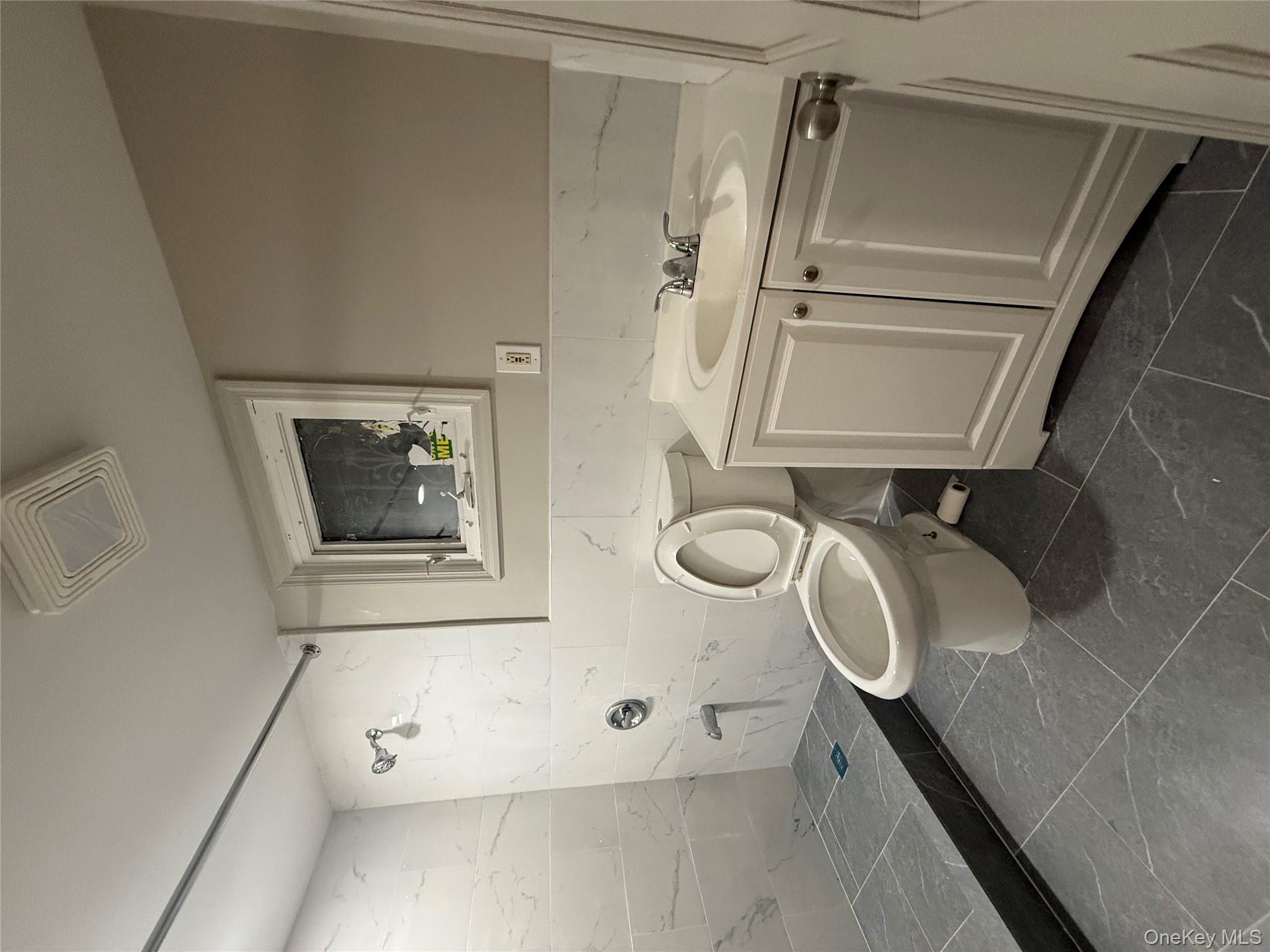 #2 photo, 101-58 120th Street, クイーンズ区 Richmond Hill S. , NY 11419