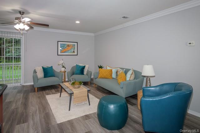 #4 photo, 172 Overlook Drive, サフォーク郡 Farmingville , NY 11738