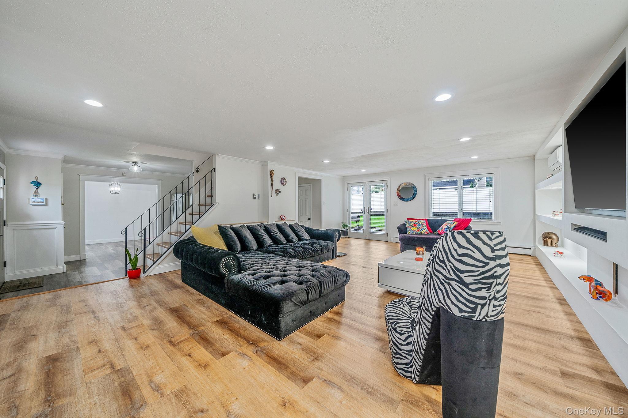 #4 photo, 8 Linden Street, Coram , NY 11727