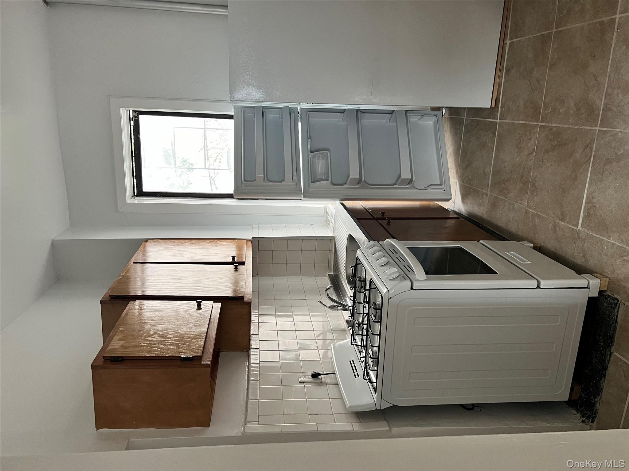 #11 photo, 695 MEEKER Avenue, Brooklyn , NY 11222