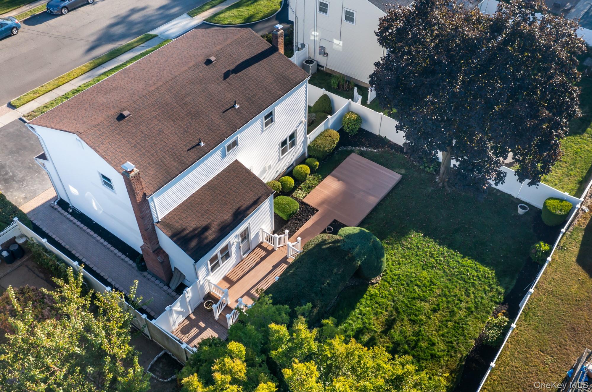 #2 photo, 123 Erlanger Boulevard, North Babylon , NY 11703