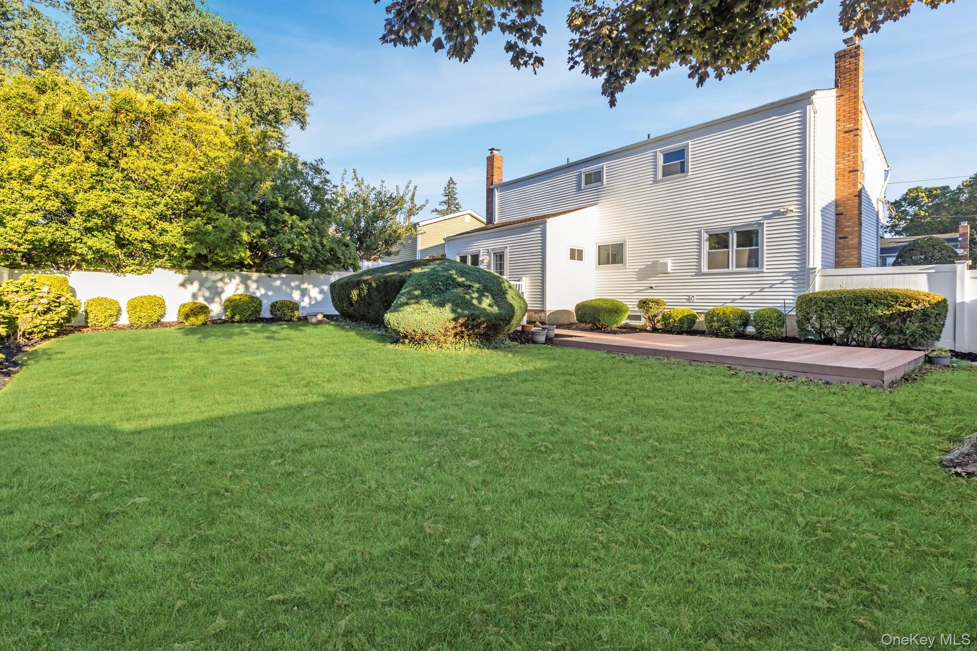 #4 photo, 123 Erlanger Boulevard, North Babylon , NY 11703