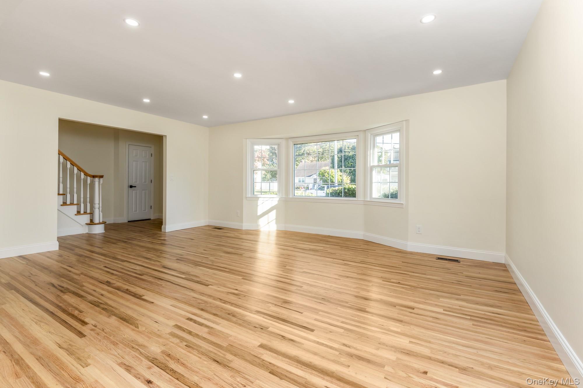 #5 photo, 123 Erlanger Boulevard, North Babylon , NY 11703