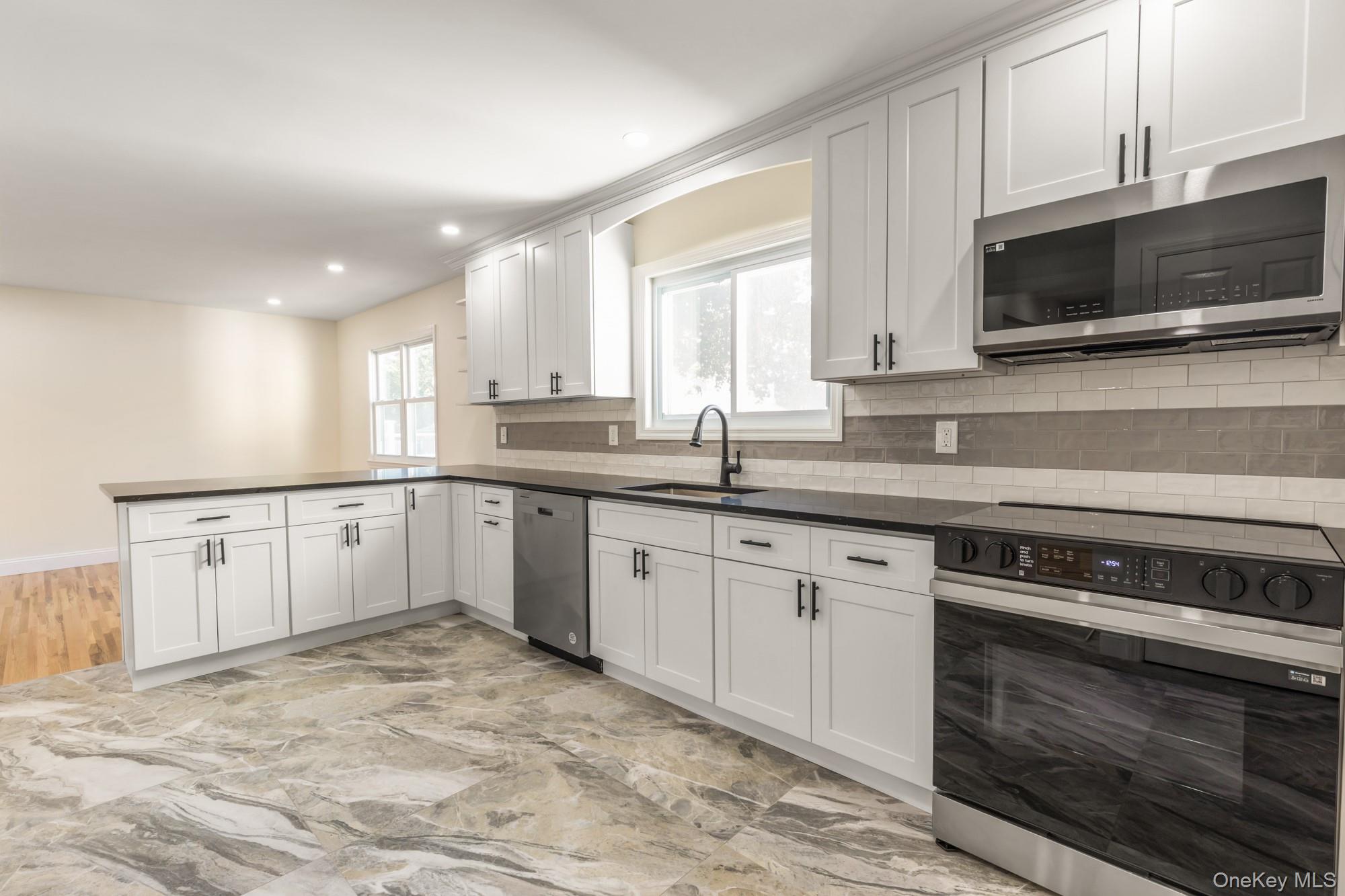 #7 photo, 123 Erlanger Boulevard, North Babylon , NY 11703